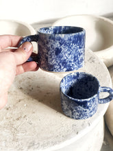 Załaduj obraz do przeglądarki galerii, KUBEK NAKRAPIANY MINI