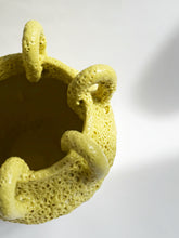Załaduj obraz do przeglądarki galerii, WAZON YELLOW
